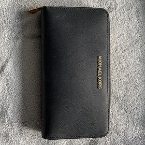 Michael Kors Large Continental Wallet
